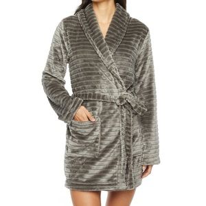 Like new! Liz Claiborne bathrobe